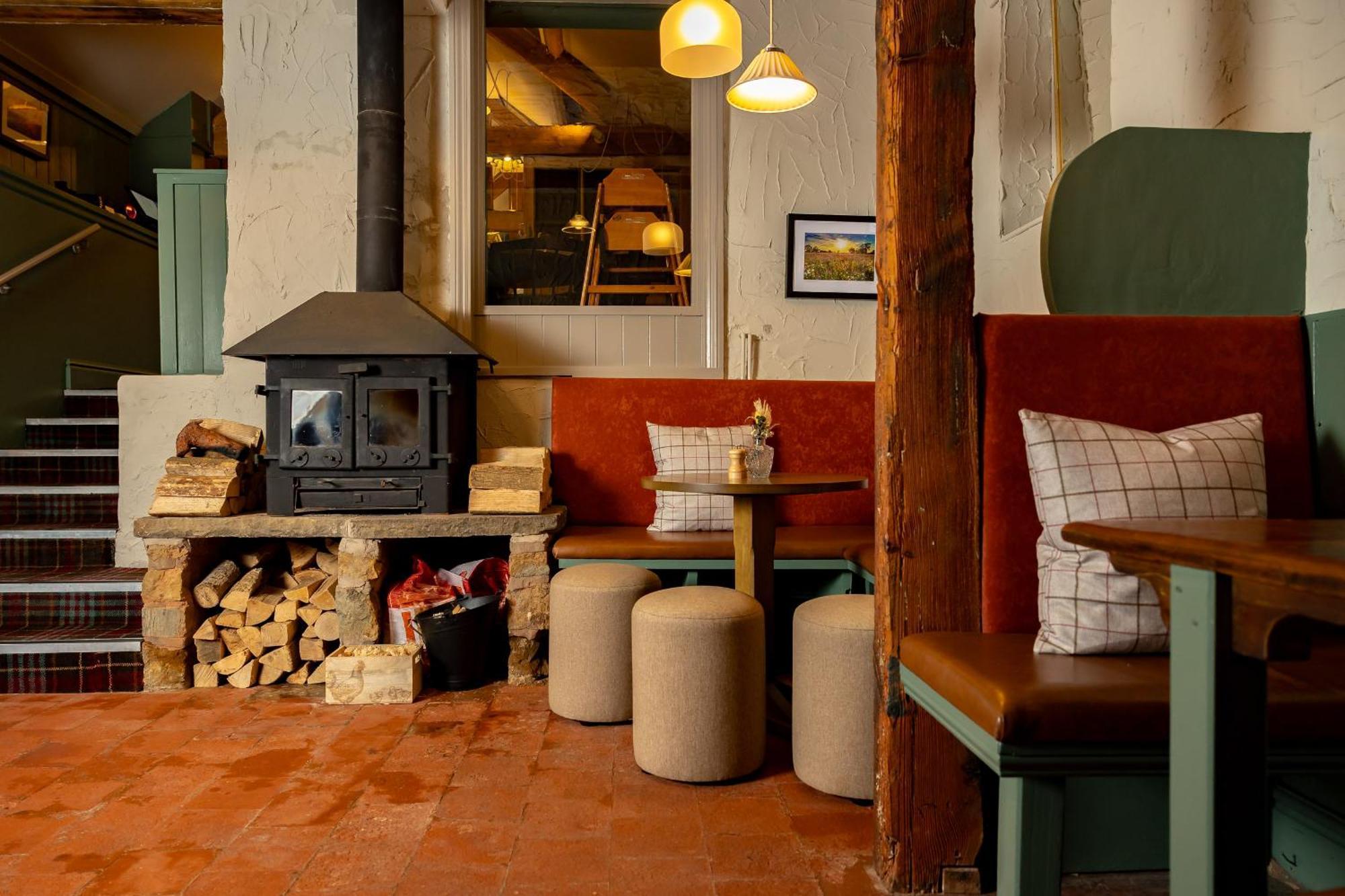 The Olde Coach House Inn Ashby Saint Ledgers Exteriér fotografie