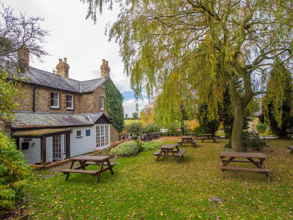 The Olde Coach House Inn Ashby Saint Ledgers Exteriér fotografie